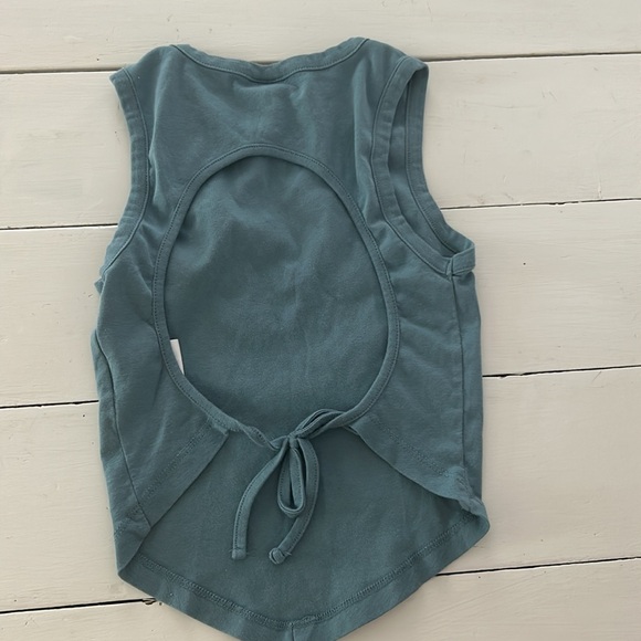 UO Renewal Butterfly Tie-Back Tank Top in Blue - Picture 5 of 7